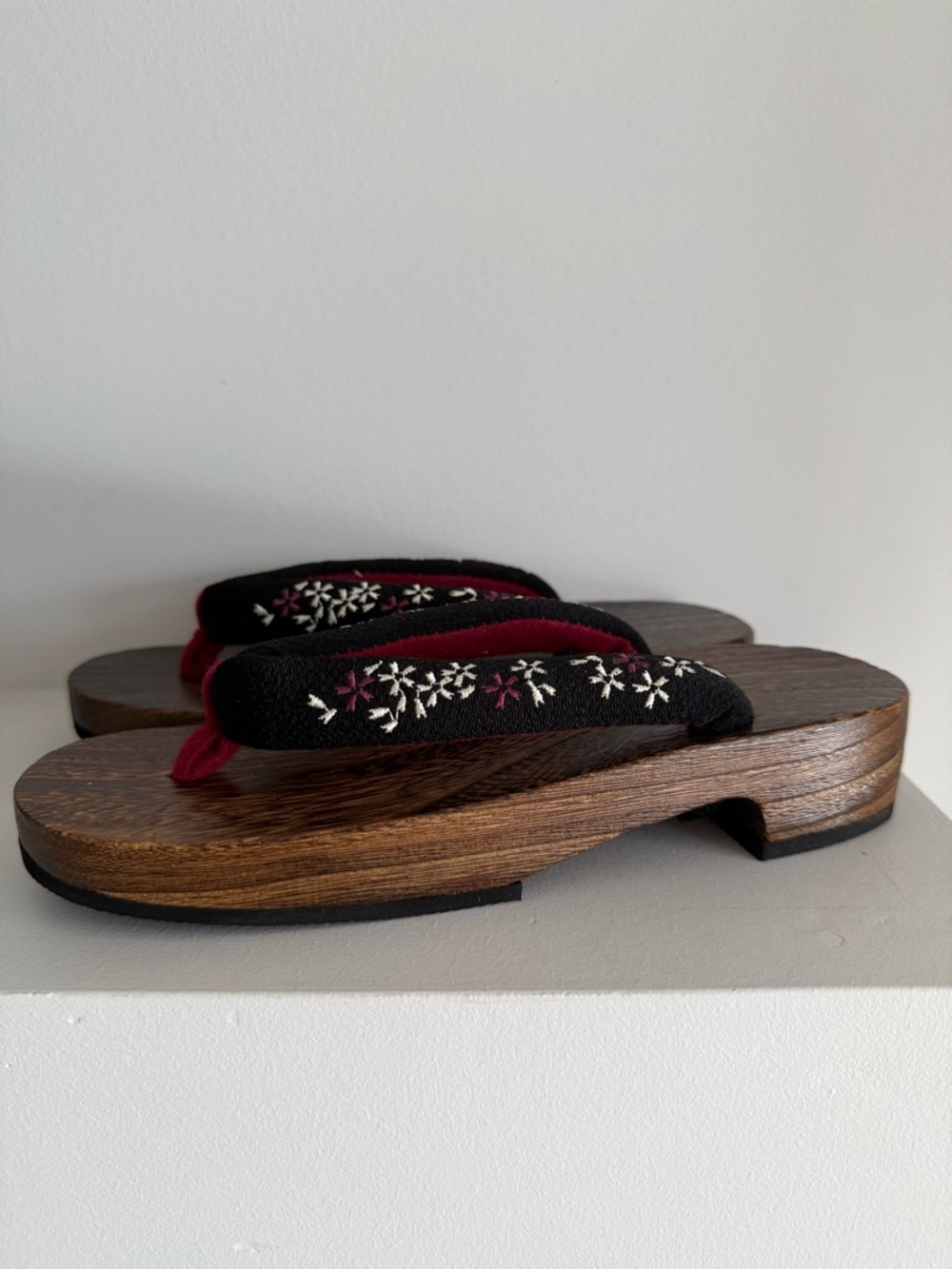 Traditional Japanese geta Black and Red Floral Embroidered Wooden Sandals